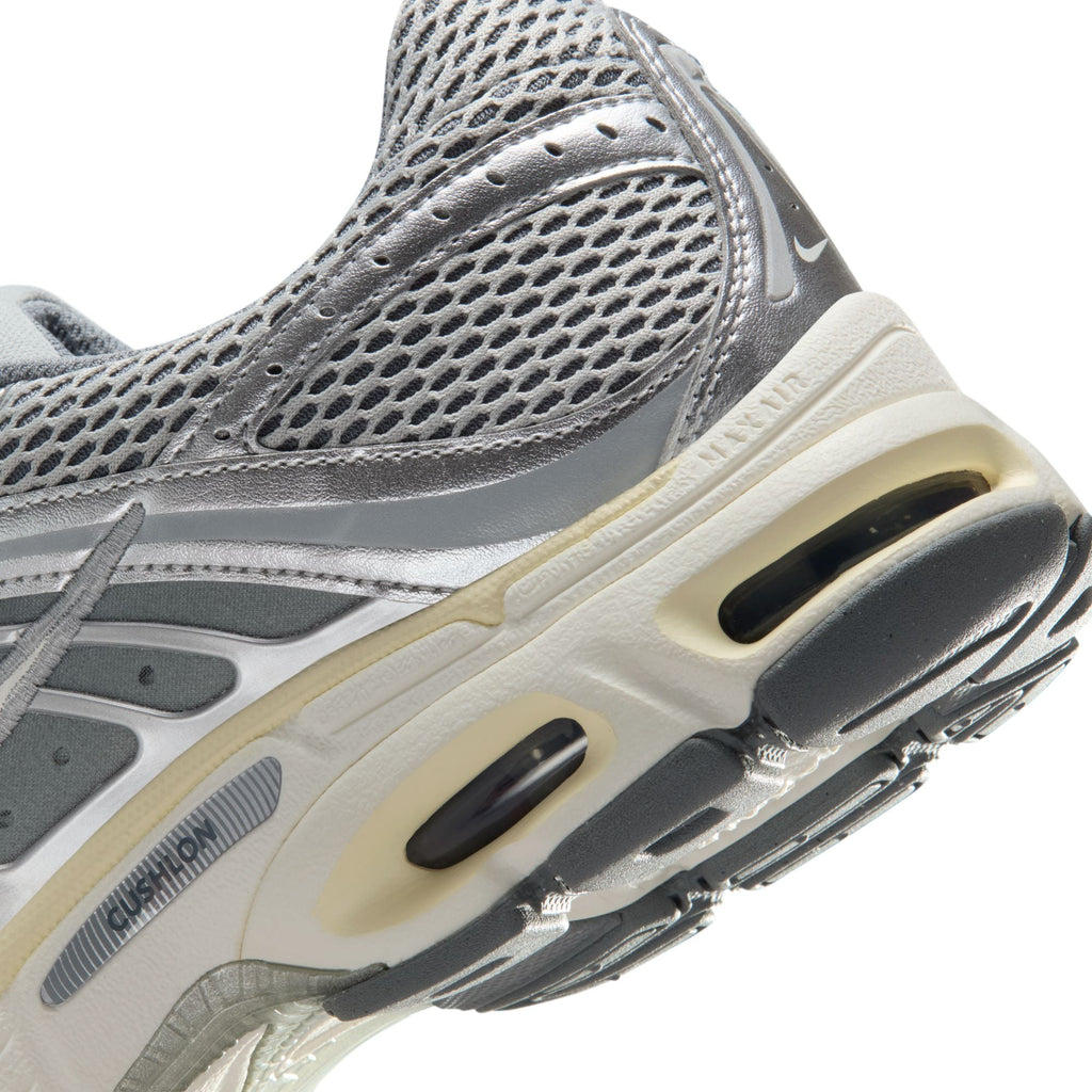 Nike Mens Air Max Moto 2K - Light Smoke Grey
